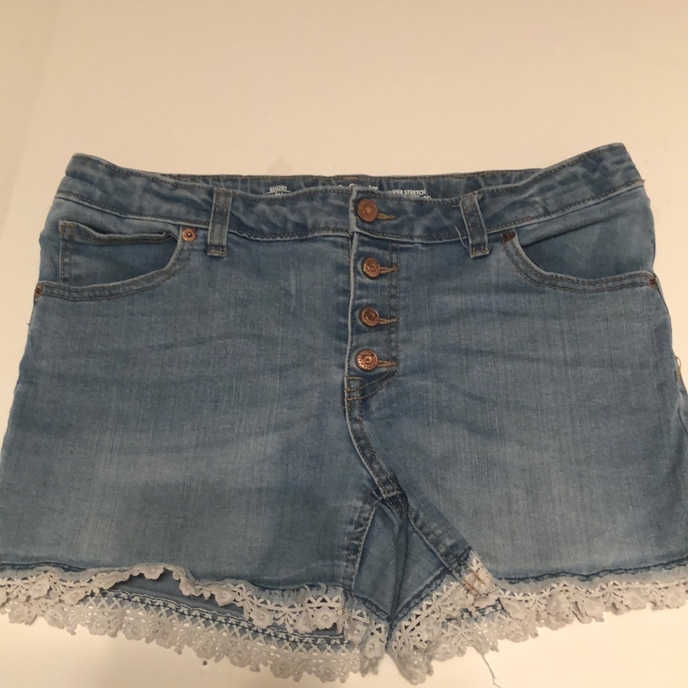 Cat & Jack denim shorts with ruffle . xl (14-16)